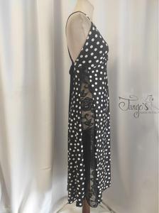 Dress Erika in black and white dots with lace