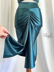 Completo gonna Katia e top fiocco petrolio