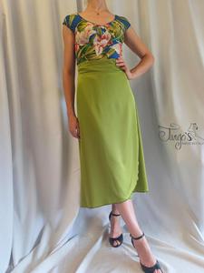 Annalisa flower top and green colored orfea skirt