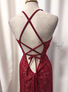 Dress Sofia in bordeaux lace with laces