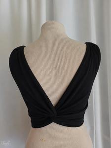Top Giusy con nodo posteriore nero